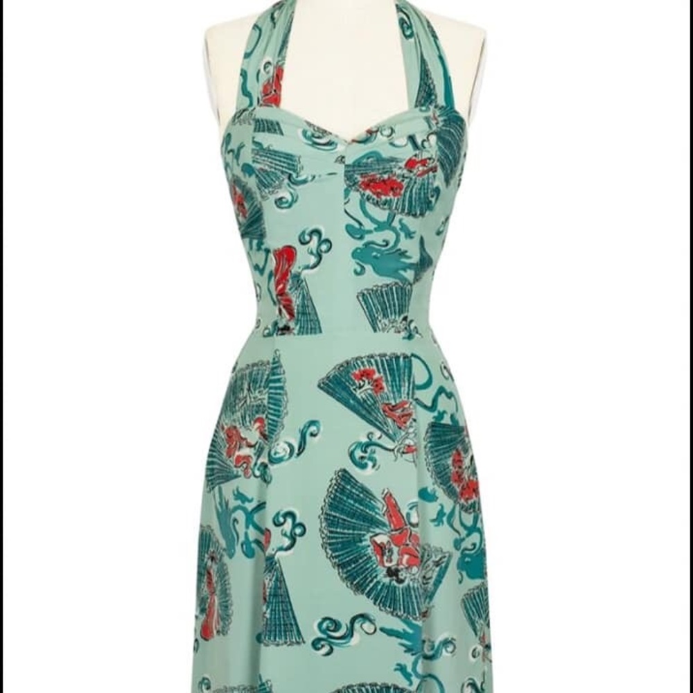 Lena Bustle dress in Absinthe